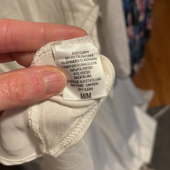 🌸4 for $20🌸 Like New - Lord & Taylor DESIGN LAB sz M hi-low contrast tee - Picture 6 of 6